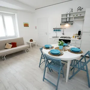 Nonna Bianca House , Soiano Del Lago Italia