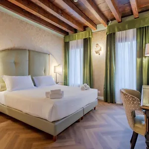 https://relais-piazza-san-marco.hotelslidodijesolo.com