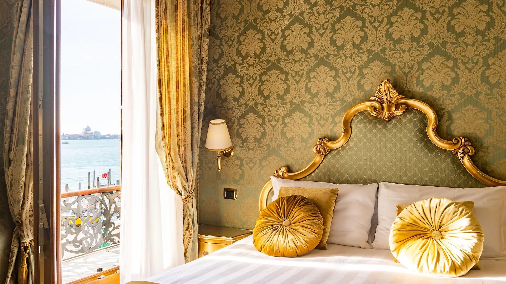 A Tribute To Music Residenza Hotel Venice 3*,