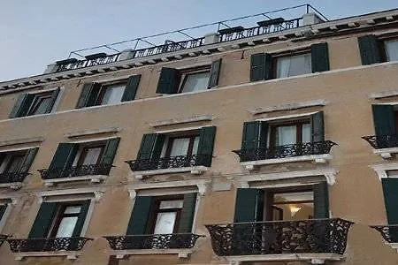A Tribute To Music Residenza Hotel Venice Guest house