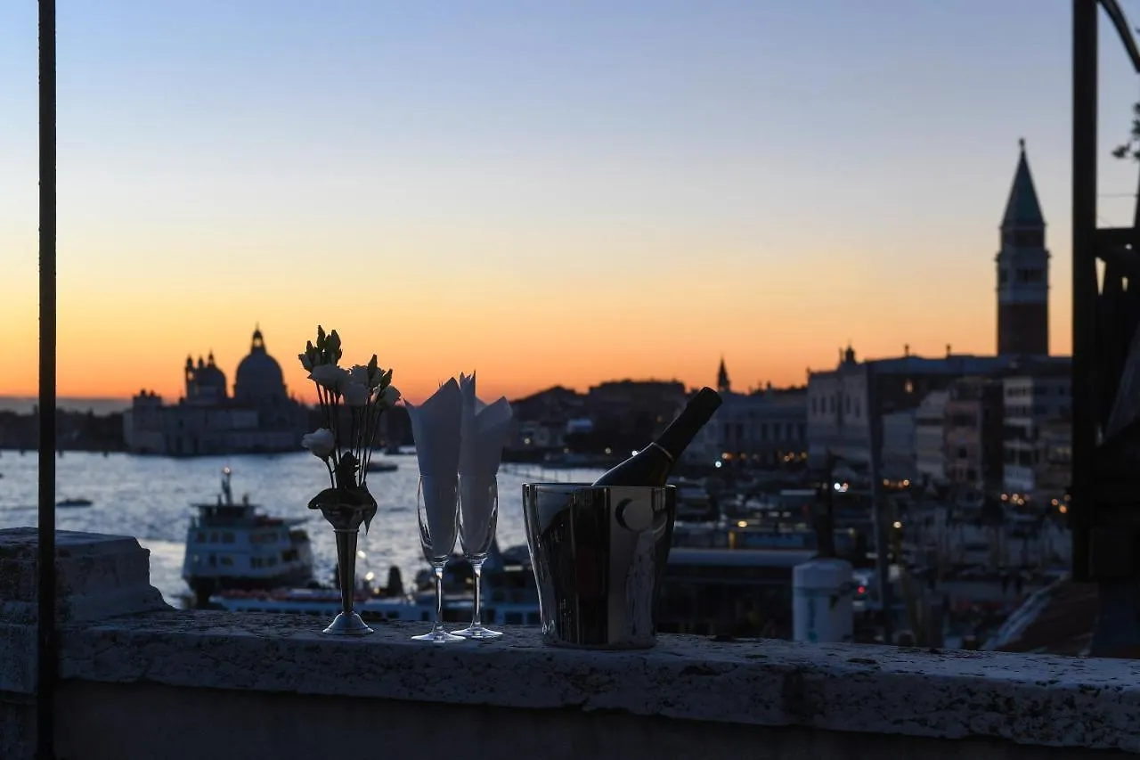 A Tribute To Music Residenza Hotel Venice